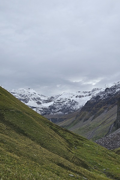 Buran Ghati trek, the hidden jewel of the Himalayas with pristine valleys
